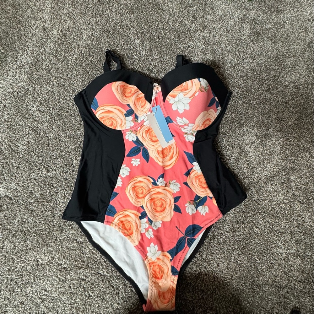 NWT Cupshe Black and Floral One-Piece Swimsuit
